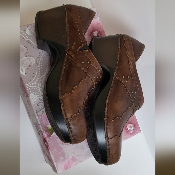 Women Dansko brown shoes size 38 - Picture 9 of 13